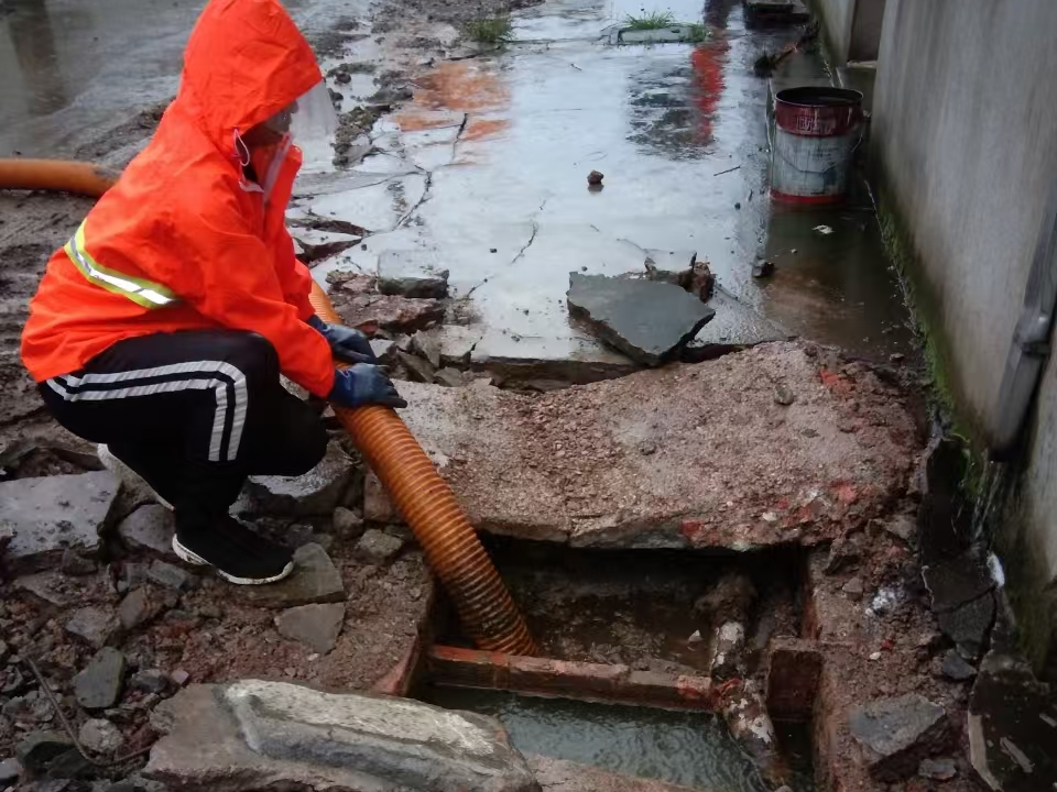 睢县专业清理污水池 炜誉市政以规范流程守护城市 “肠道”